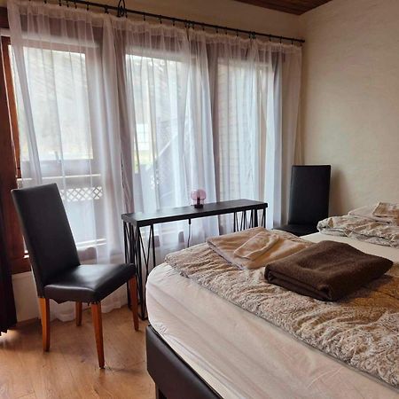 Beautiful Guestroom To Rent With A Mountain View Лаугарватн Екстериор снимка